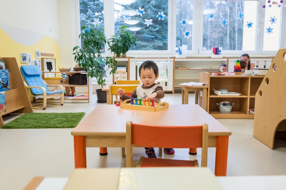Montessori education in the preschool for Toddlers