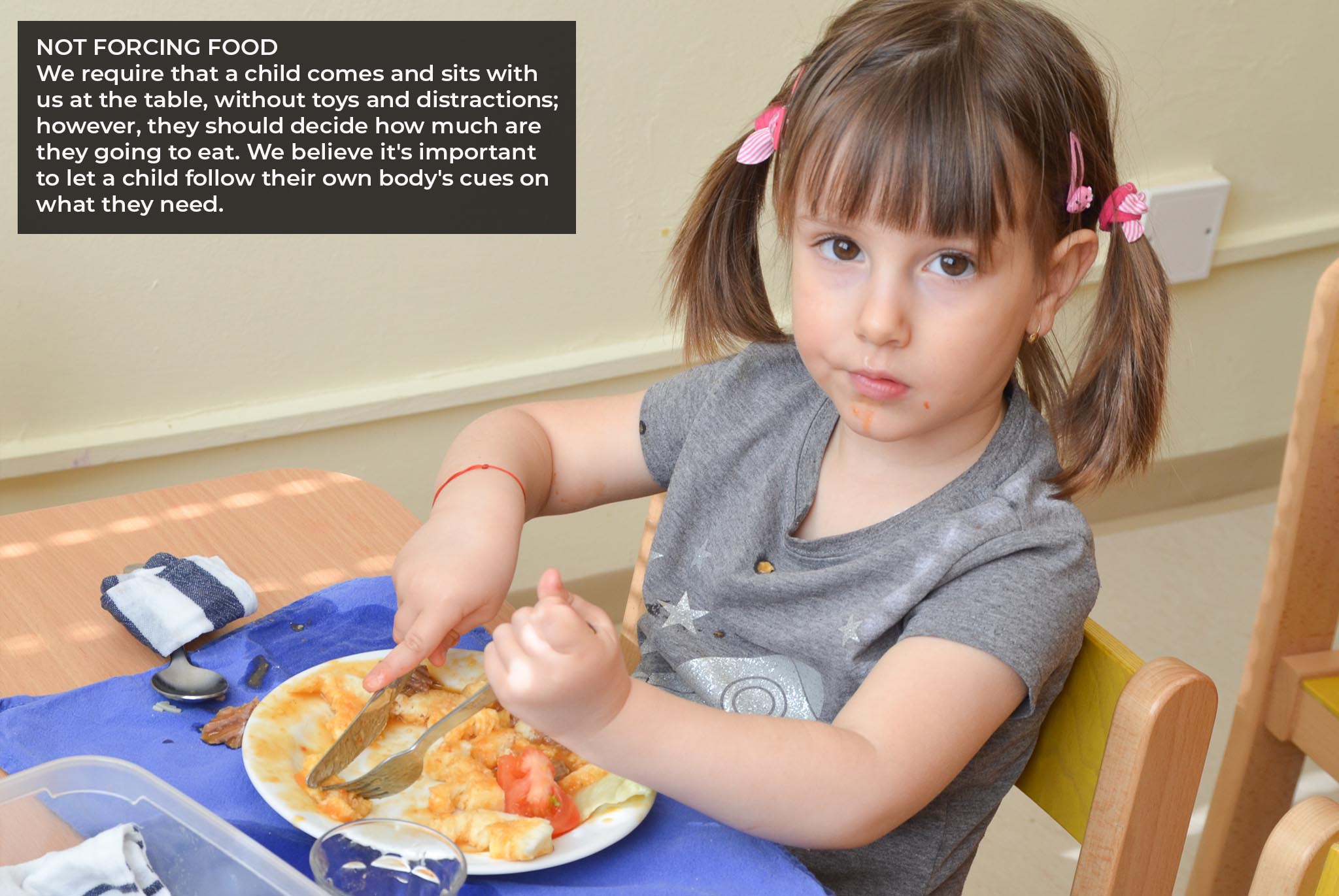 Toddlers eating according to Montessori / Batole a jídlo podle Montessori