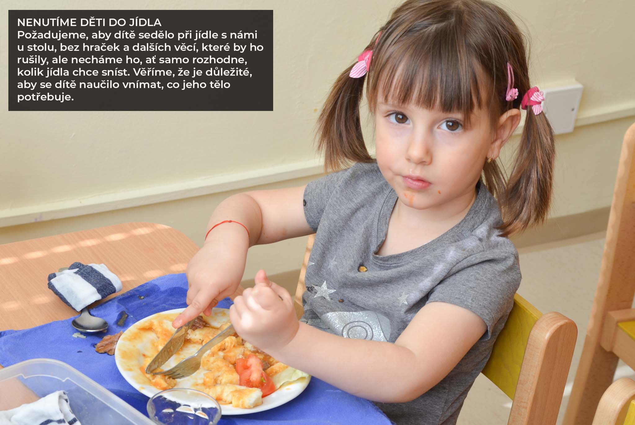 Jak naučit batolata jíst podle Montessori